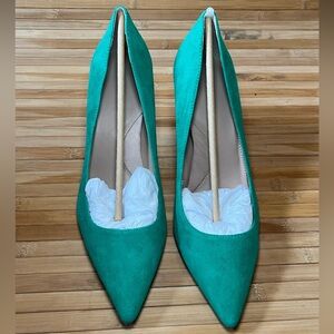 NWT Banana Republic Teal Pointed Toe Heels - size 9.5